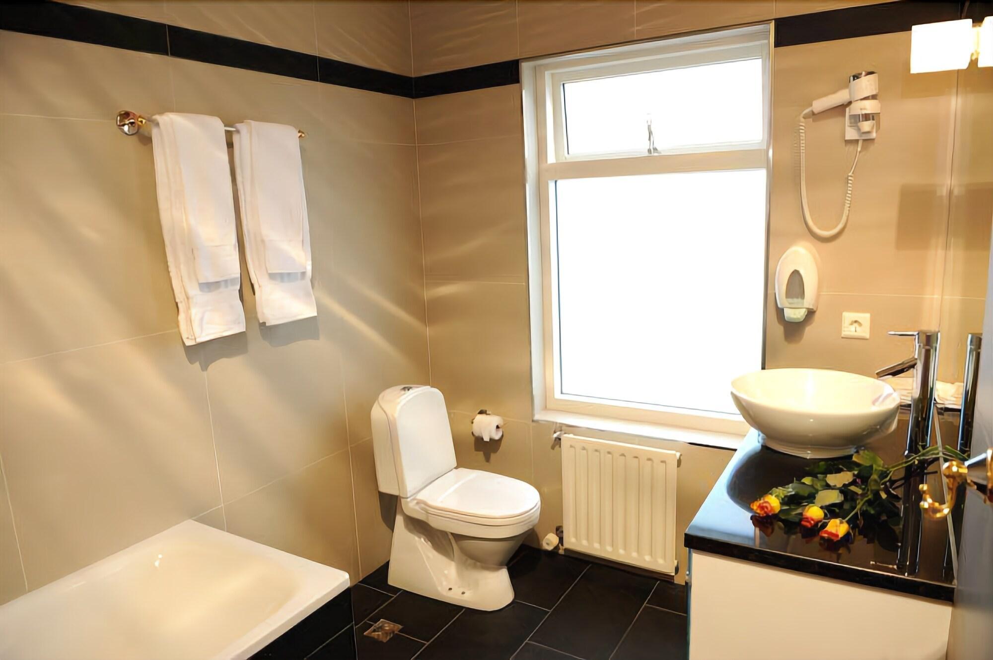 Guesthouse Keflavik By Reykjavik Keflavik Airport Ngoại thất bức ảnh
